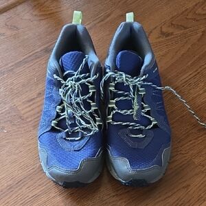 Like New Womens Reebok Sneakers